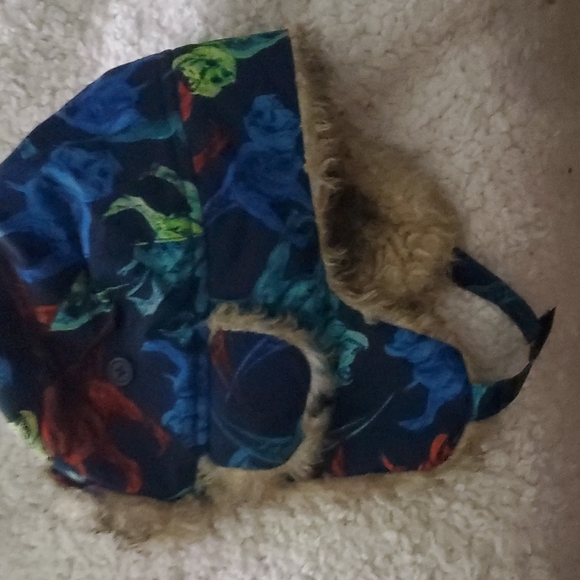 2 for 1 any kids hat - Boys winter Hat 2/3 yrs old - Picture 8 of 8